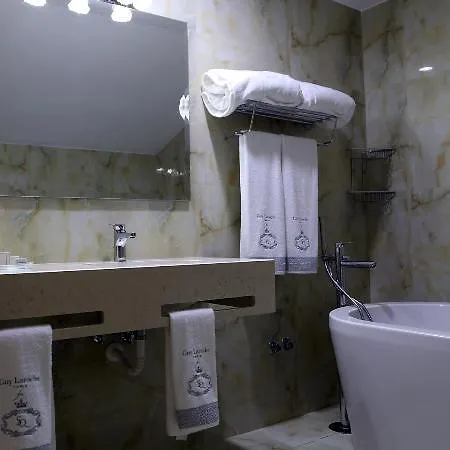 Santa Quaranta Premium Sarandë